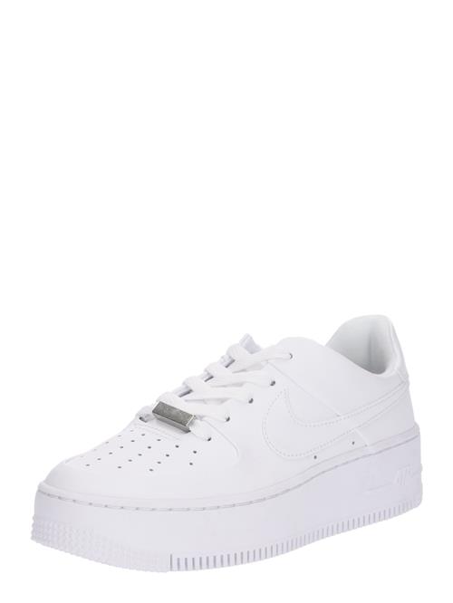 Se Nike Sportswear Sneaker low 'Air Force 1 Sage'  hvid ved About You