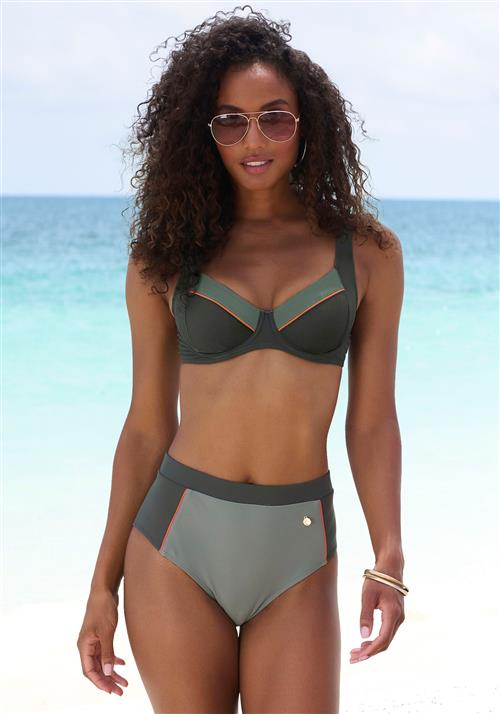 Se LASCANA Bikinitrusse 'Yuna'  khaki / oliven / orange ved About You