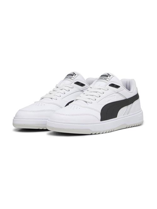 Se PUMA Sneaker low 'Doublecourt'  sort / hvid ved About You