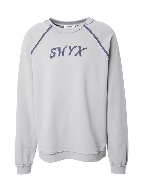 Se SHYX Sweatshirt  marin / grå ved About You