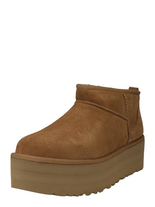 Se UGG Boots 'Classic Ultra'  karamel ved About You