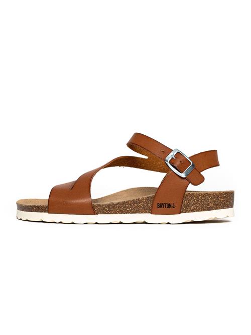 Se Bayton Sandaler med rem 'Jaeva'  camel ved About You