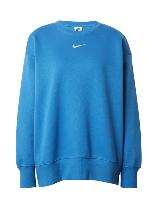 Se Nike Sportswear Sweatshirt 'PHOENIX FLEECE'  himmelblå / hvid ved About You