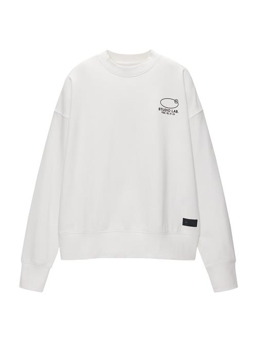 Se Pull&Bear Sweatshirt  grå / sort / hvid ved About You