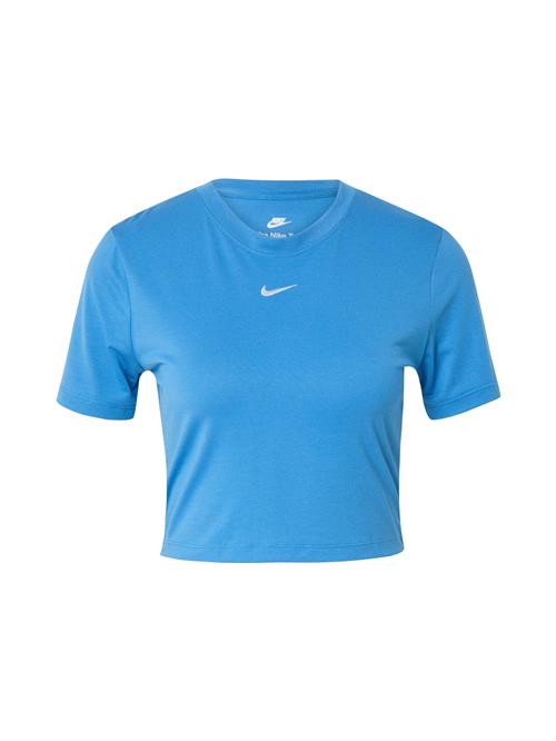 Se Nike Sportswear Shirts 'Essential'  azur / hvid ved About You