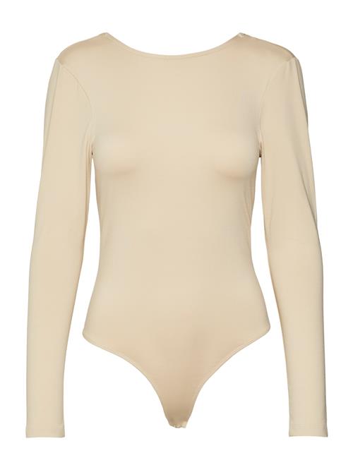 Se VERO MODA Shirtbody  beige ved About You