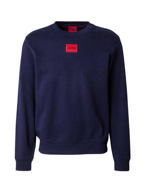 Se HUGO Sweatshirt 'Diragol212'  navy / lys rød ved About You