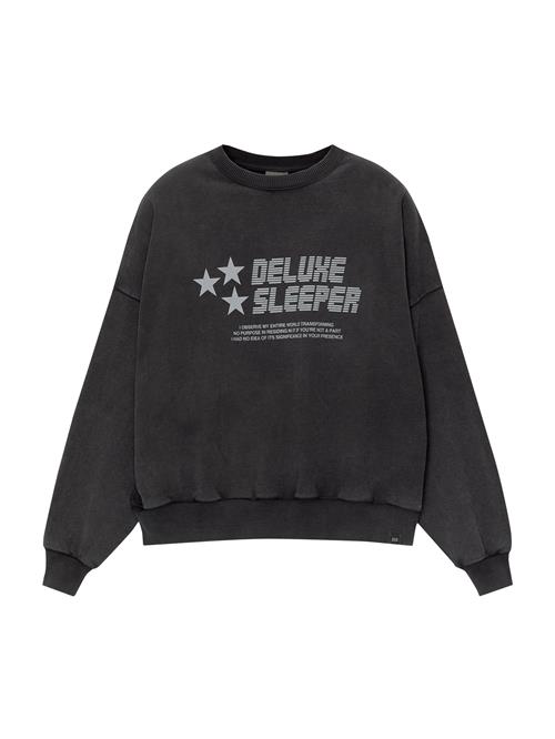 Se Pull&Bear Sweatshirt  grå / antracit ved About You