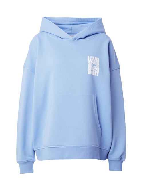 Se OH APRIL Sweatshirt 'Breezy'  lyseblå / hvid ved About You