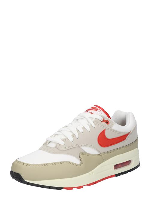 Se Nike Sportswear Sneaker low 'AIR MAX 1'  beige / rød / hvid / uldhvid ved About You