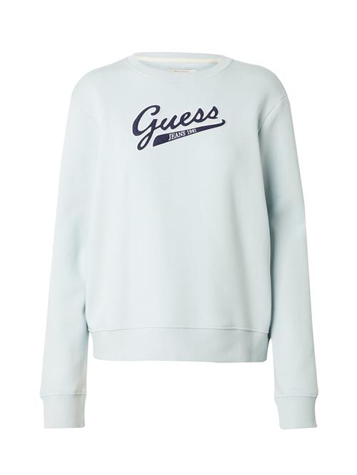 Se GUESS JEANS Sweatshirt  lyseblå / mørkeblå / hvid ved About You