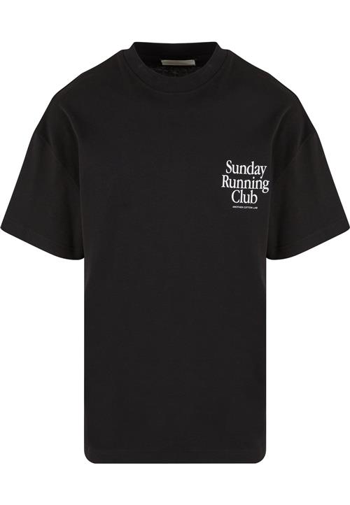 Se Another Cotton Lab Bluser & t-shirts 'Sunday Running Club'  sort / offwhite ved About You