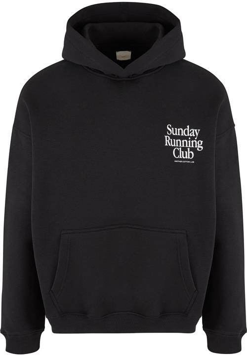 Se Another Cotton Lab Sweatshirt 'Sunday Running Club'  sort / hvid ved About You