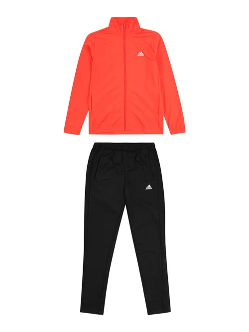 Se ADIDAS SPORTSWEAR Træningsdragt 'Essentials'  melon / sort / hvid ved About You