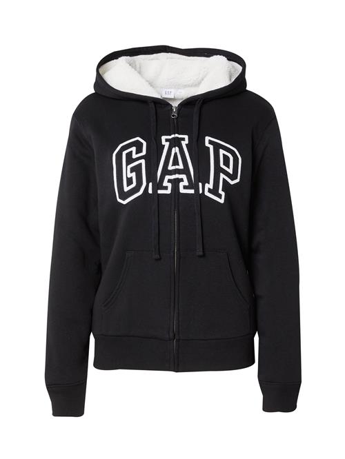 Se GAP Sweatjakke  sort / hvid ved About You