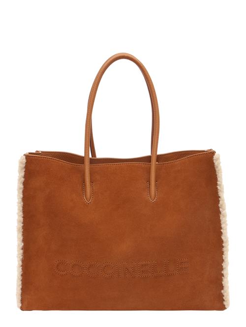 Se Coccinelle Shopper 'MYRTHA'  karamel / naturhvid ved About You