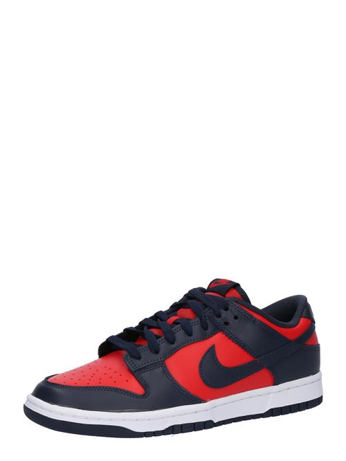 Se Nike Sportswear Sneaker low 'Dunk Low Retro BTTYS'  marin / rød ved About You