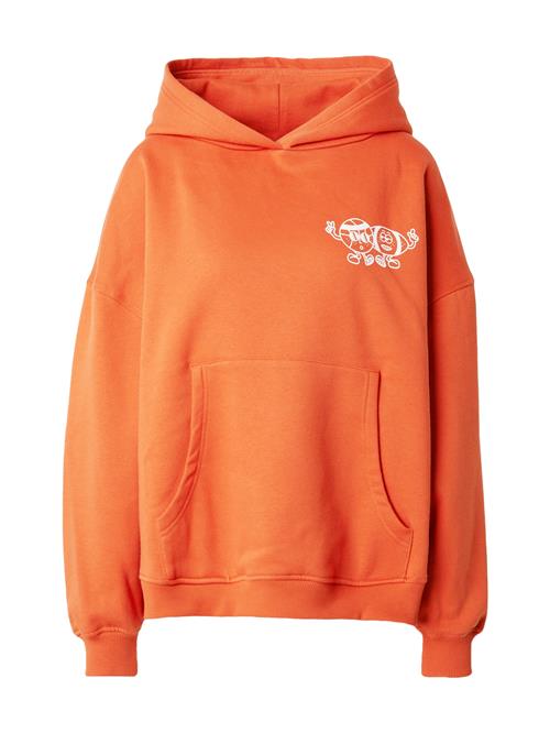 Se OH APRIL Sweatshirt  orangerød / hvid ved About You