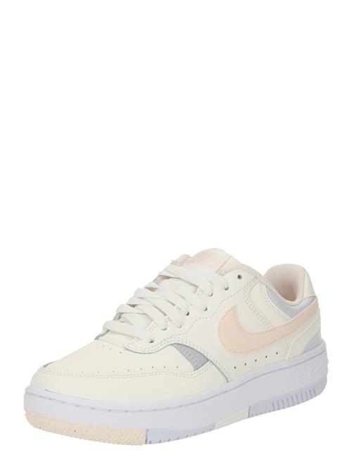 Se Nike Sportswear Sneaker low 'GAMMA FORCE'  beige / lyseblå / gammelrosa ved About You