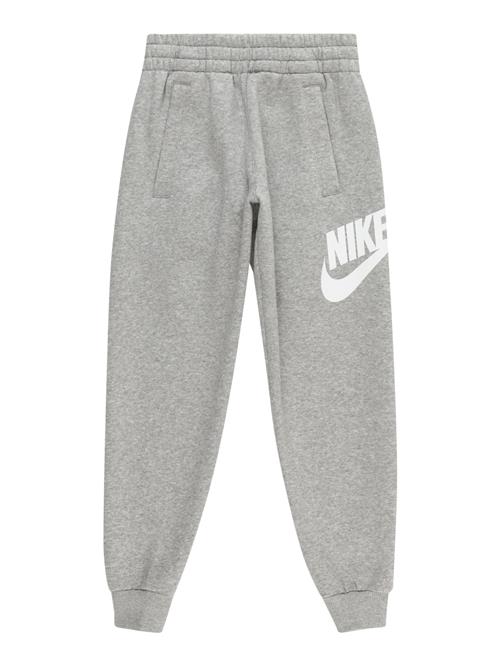 Se Nike Sportswear Bukser  grå-meleret / hvid ved About You