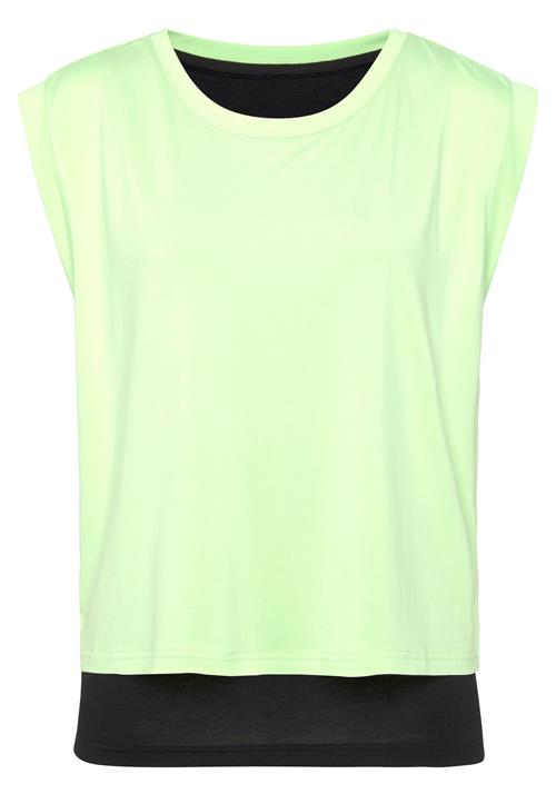 Se LASCANA ACTIVE Shirts  neongrøn / sort ved About You