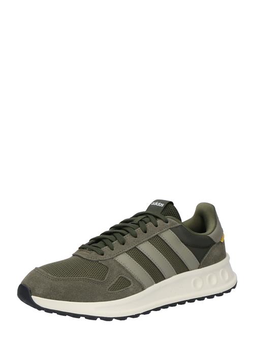 Se ADIDAS SPORTSWEAR Sneaker low 'RUN 84'  oliven / pastelgrøn ved About You