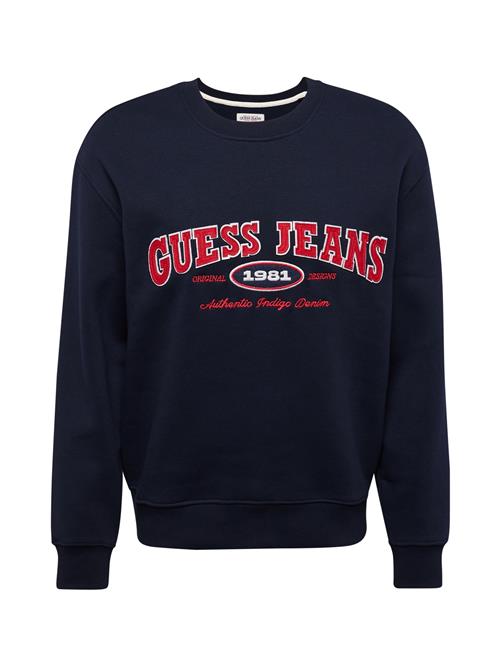 Se GUESS Sweatshirt  navy / rød / hvid ved About You