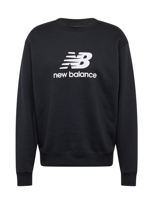 Se new balance Sweatshirt 'Essentials'  sort / hvid ved About You