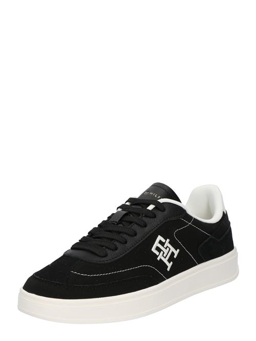 Se TOMMY HILFIGER Sneaker low 'HERITAGE COURT'  sort / hvid ved About You