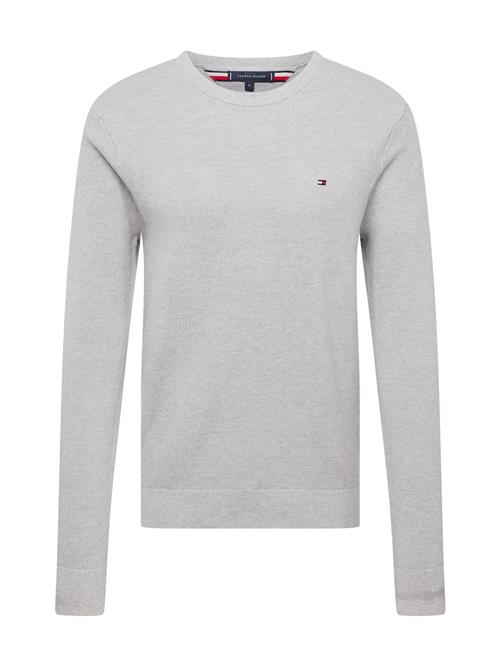 Se TOMMY HILFIGER Pullover 'ESSENTIAL'  navy / lysegrå / rød / hvid ved About You