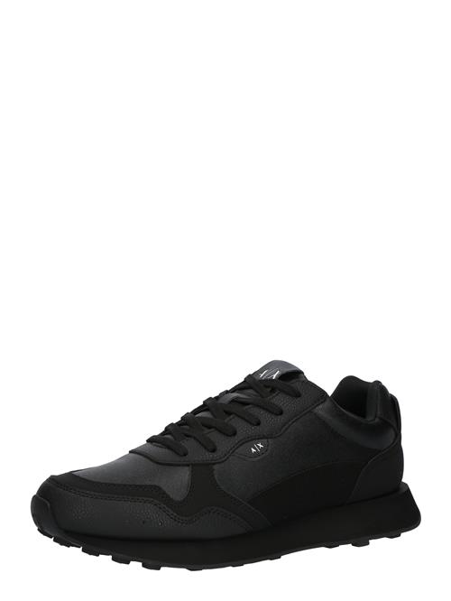 Se ARMANI EXCHANGE Sneaker low  sort / hvid ved About You