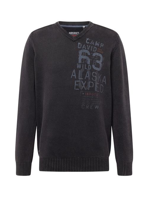 Se CAMP DAVID Pullover  brun / basalgrå / sort ved About You