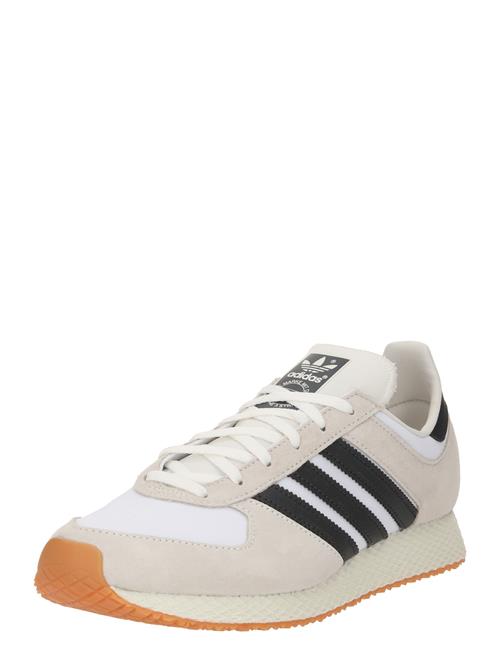 Se ADIDAS ORIGINALS Sneaker low 'ATLANTA'  beige / sort / hvid ved About You