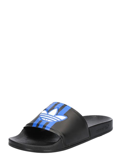 Se ADIDAS ORIGINALS Pantoletter 'ADILETTE'  blå / sort / hvid ved About You