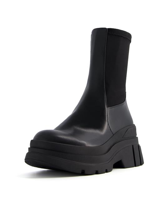 Se Bershka Chelsea Boots  sort ved About You