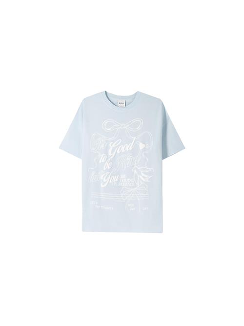 Se Bershka Shirts  lyseblå / hvid ved About You