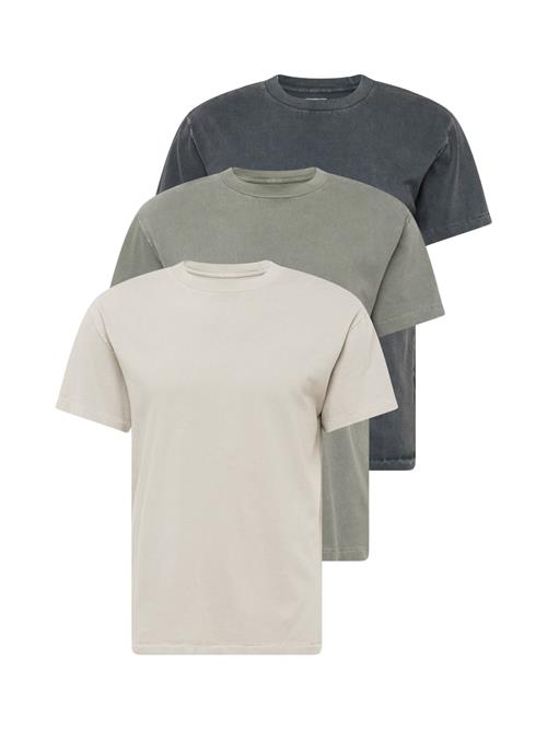 Abercrombie & Fitch Bluser & t-shirts 'NOVELTY'  ecru / mørkegrøn / sort