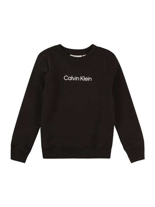 Se Calvin Klein Jeans Sweatshirt  sort / hvid ved About You