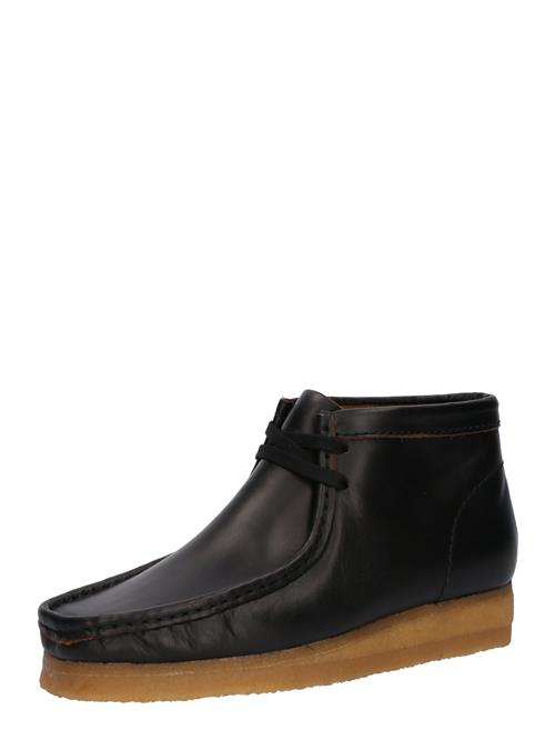 Se Clarks Originals Chukka Boots 'Wallabee'  sort ved About You