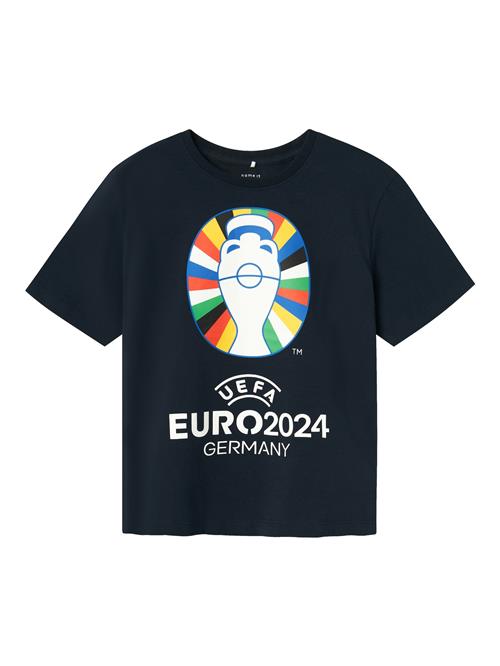 Se NAME IT Shirts 'Mica UEFA EURO 2024'  safir / blandingsfarvet / hvid ved About You