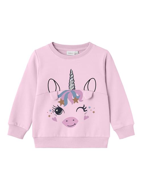 Se NAME IT Sweatshirt 'KRISTINE'  safir / pastelgrøn / lyserød / sort ved About You