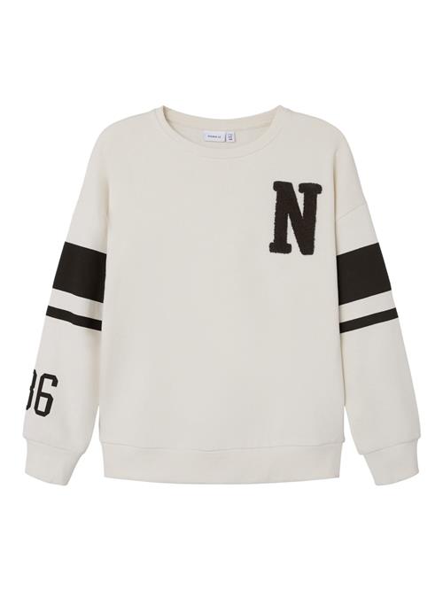 Se NAME IT Sweatshirt 'DERUAS'  sort / offwhite ved About You