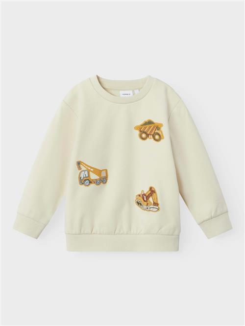 Se NAME IT Sweatshirt 'NMMNICE'  beige / brun / karamel ved About You