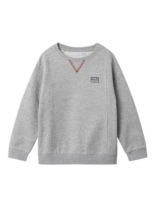 Se NAME IT Sweatshirt  grå / sort ved About You