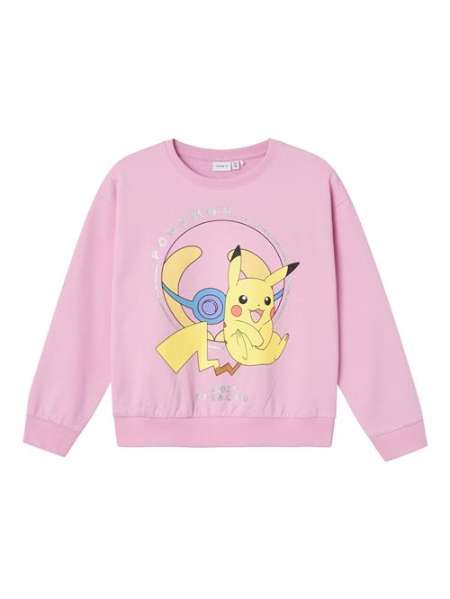 Se NAME IT Sweatshirt 'Pokémon'  blå / gul / blomme / sølv ved About You