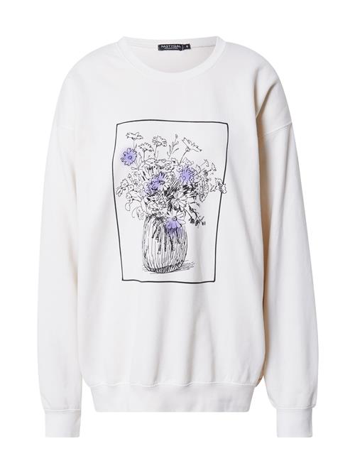 Se Nasty Gal Sweatshirt  ecru / lilla / sort ved About You