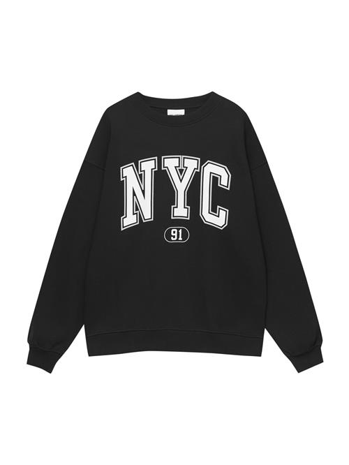 Se Pull&Bear Sweatshirt  sort / hvid ved About You