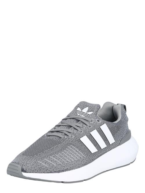 Se ADIDAS ORIGINALS Sneaker low 'Swift Run 22'  grå-meleret / hvid ved About You