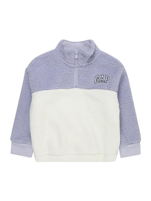 Se GAP Sweatshirt  lavendel / sort / offwhite ved About You