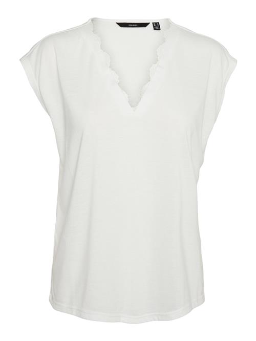 Se VERO MODA Bluse 'Carrie'  naturhvid ved About You